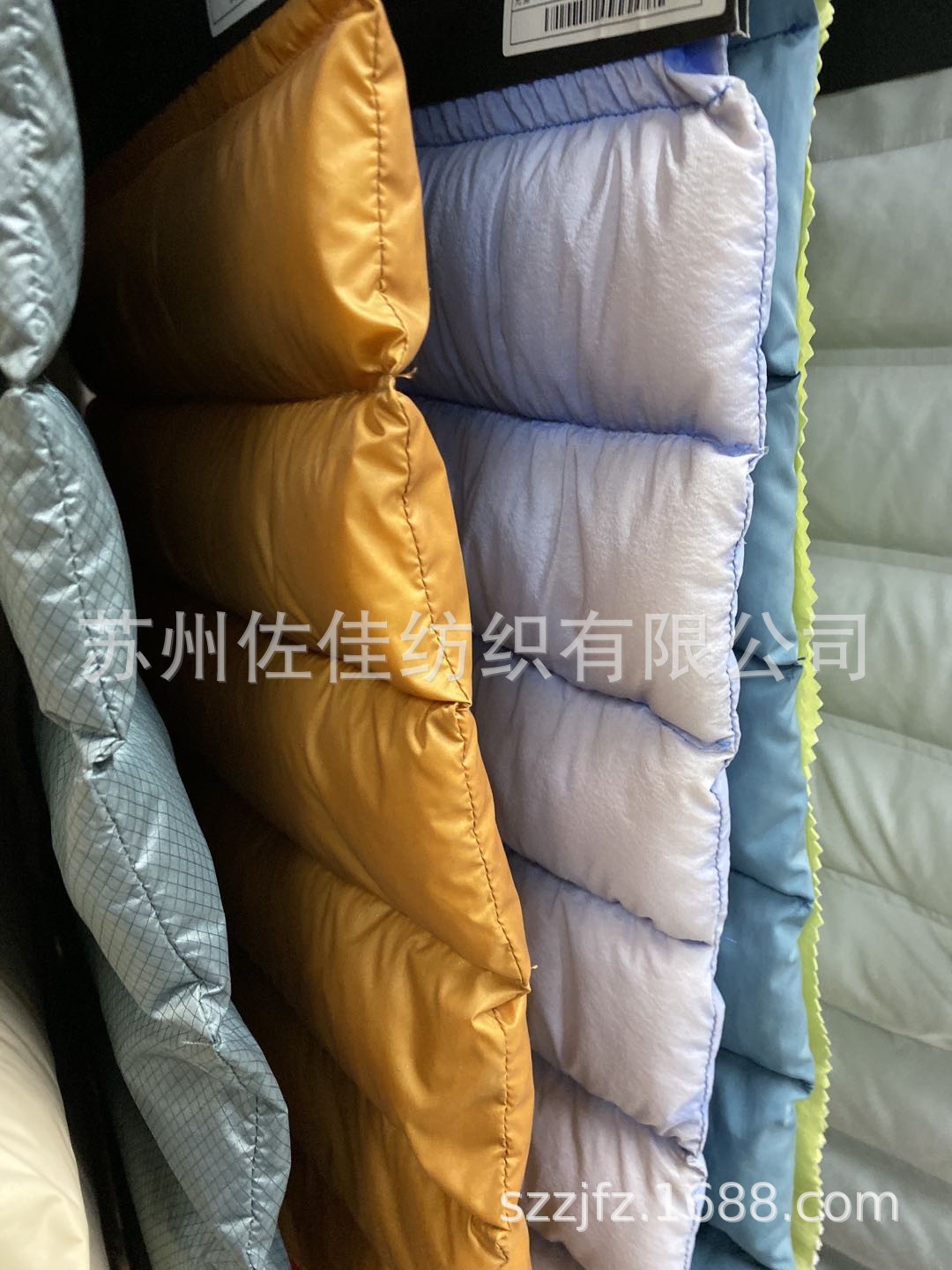 长期大量供应冲绒羽绒服 棉服双层免缝通道布 双层免缝充绒布面料