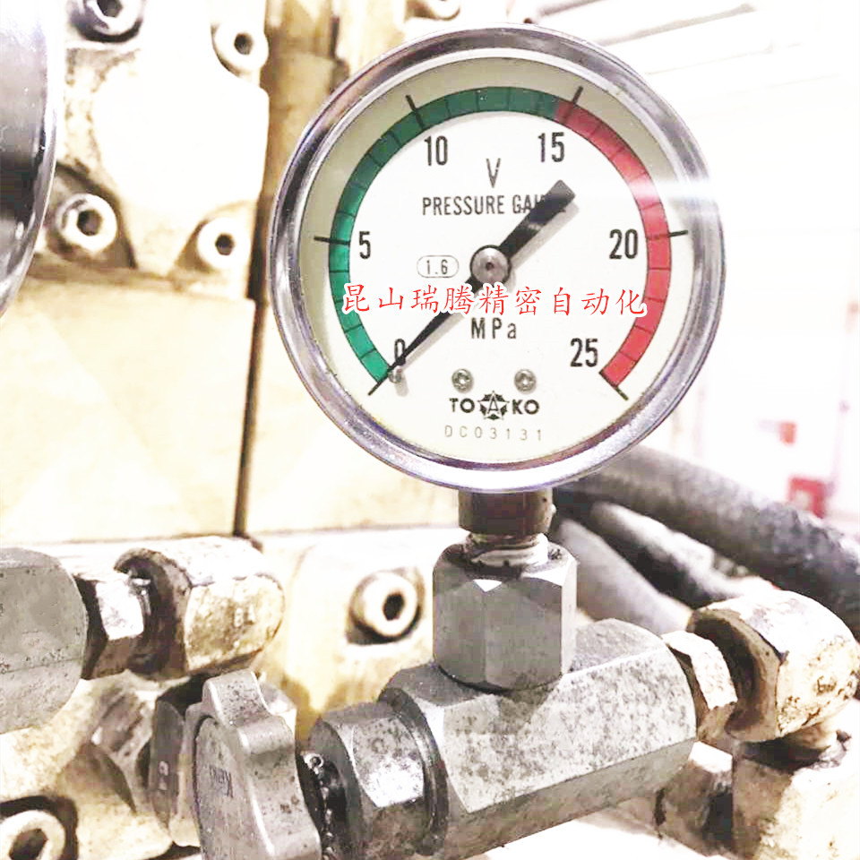 TOKO东洋计器耐振压力表AVU-G3/8-75x25MPa-14.8GR