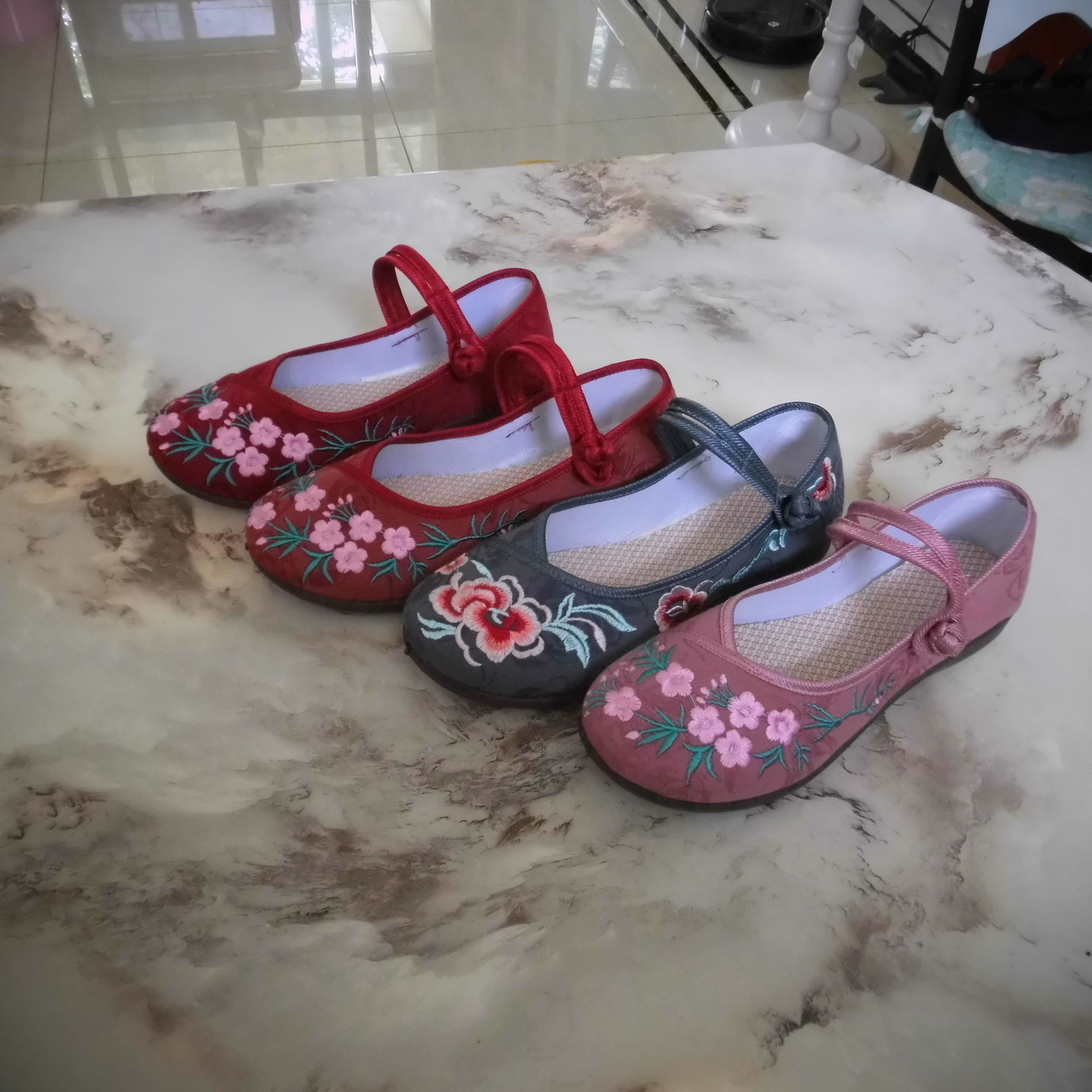 绣花鞋女老北京布鞋小包底汉服搭配古风鞋平底坡跟配旗袍才艺表演