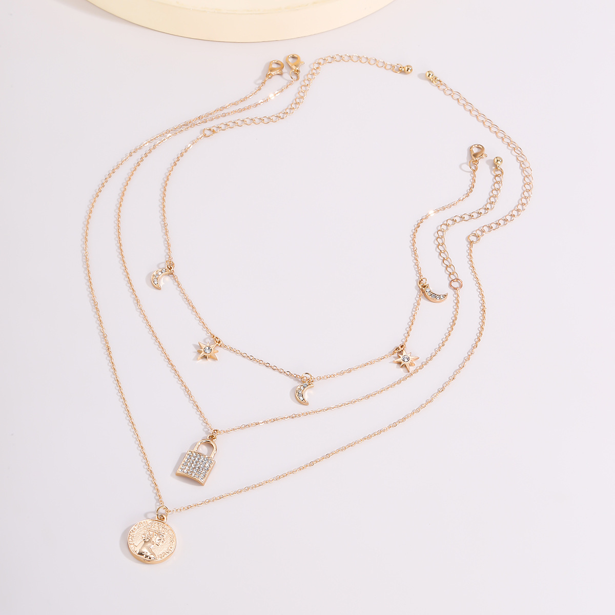 Fashion Creative Micro-studded Clavicle Necklace Retro Simple Lock Necklace Set Wholesale display picture 5