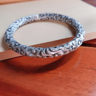 新款时尚雕刻满棍祥云手镯 节日礼物女款好搭手饰品  厂家可批发|ms