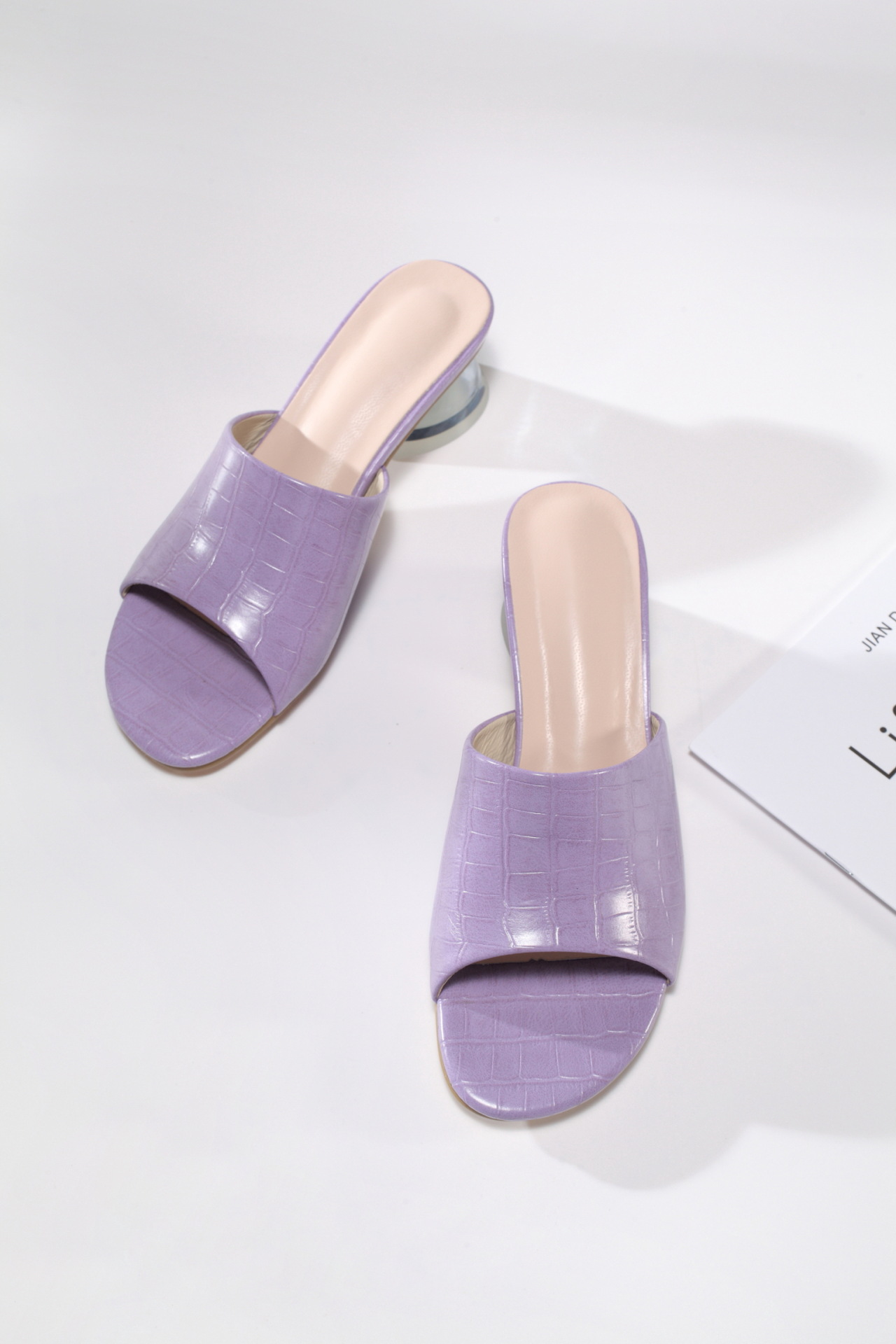 Crystal-heeled sandals Clear and stone-patterned square midheel slippers_voghion.com