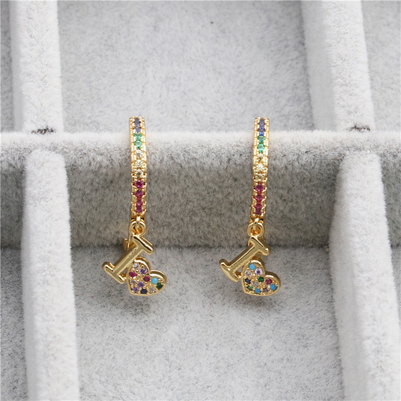 Bijoux Boucles D'oreilles Vente Chaude Boucles D'oreilles Micro Incrusté Zircon Amour Boucles D'oreilles Stud Gros Nihaojewelry display picture 2