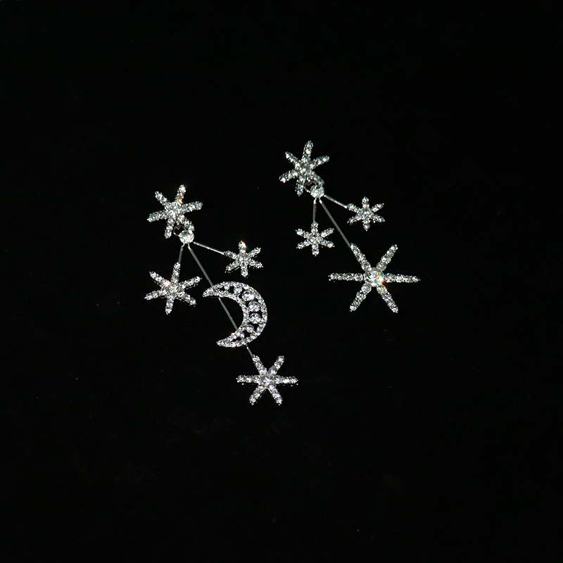 24g Weight Artificial Rhinestones Inlay Material Earrings Classification Alloy Material Star Pattern Women'S Gender Plating Design Fashion Style Silver Color Fashion Inlay Rhinestone Moon Star Shaped Alloy Earrings 4