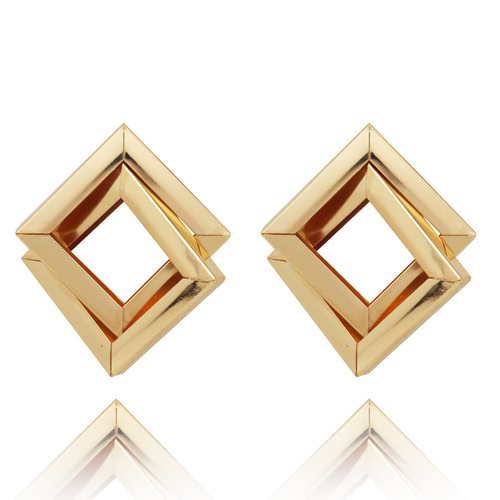 Cross-border exclusive fashion creative new Western European metal alloy earrings direct factory sale