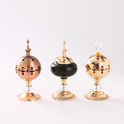 Minimalist European-style Instagram candle holder hollow iron candle stand candle cup accessories European and American style decorative incense burner wholesale