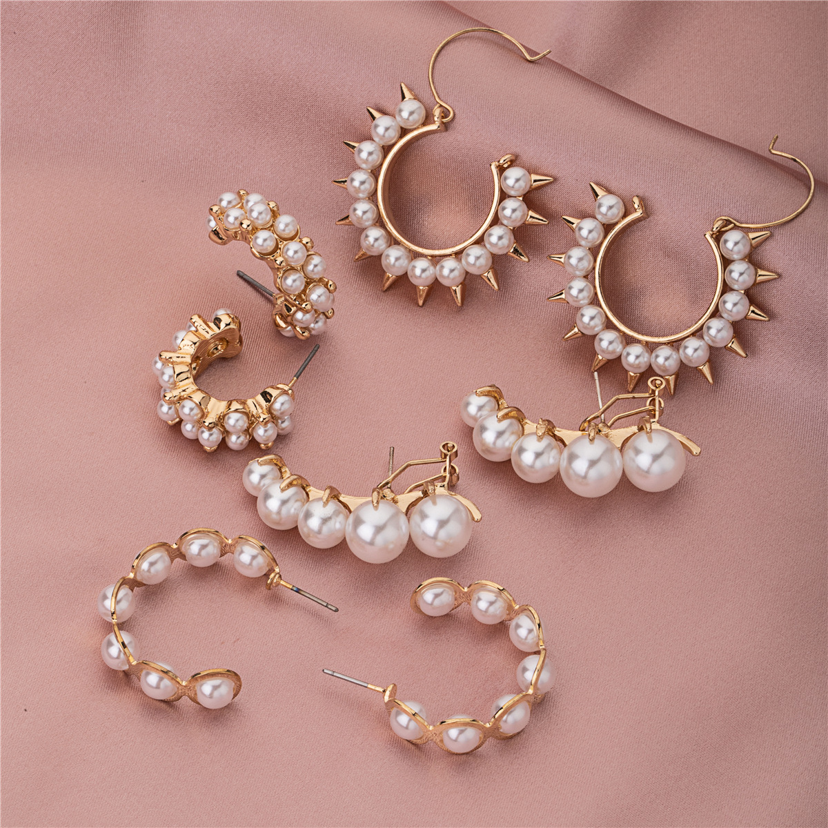 Retro Simple Pearl Earrings display picture 7