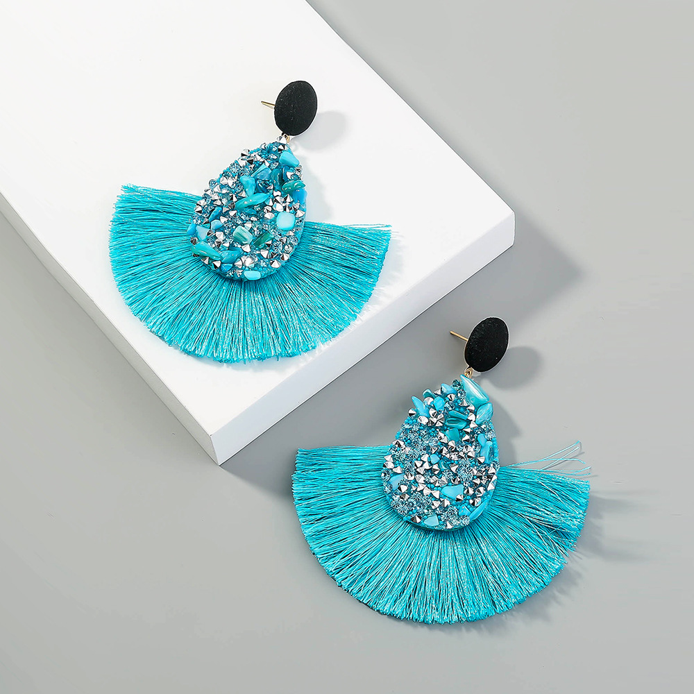 Bohemian Fan-shaped Diamond Tassel Earrings display picture 3