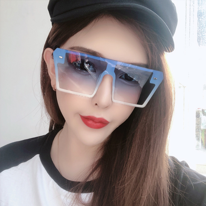 Sunglasses Image 3
