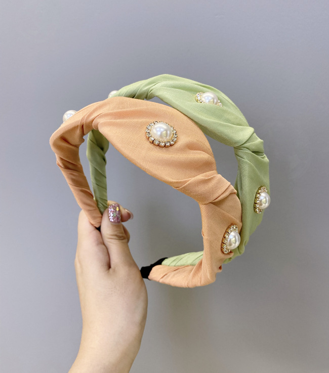 Korean Fashion Pearl Fold Headband Candy Solid Color Princess Fabric Diamond Wave Wide-brimmed Headband Wholesale Nihaojewelry display picture 17