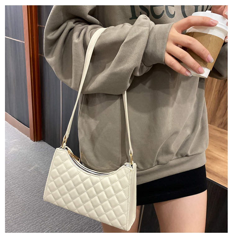 New Chain Fashion Wild Trendy Rhomboid Bag display picture 23