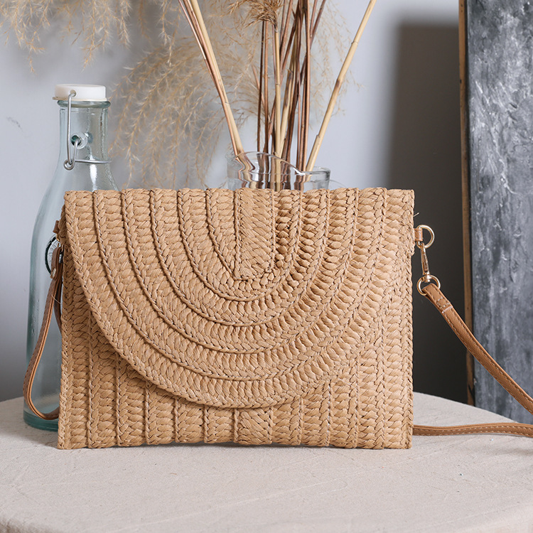 Women's Medium Straw Solid Color Vintage Style Classic Style Square Flip Cover Shoulder Bag display picture 3