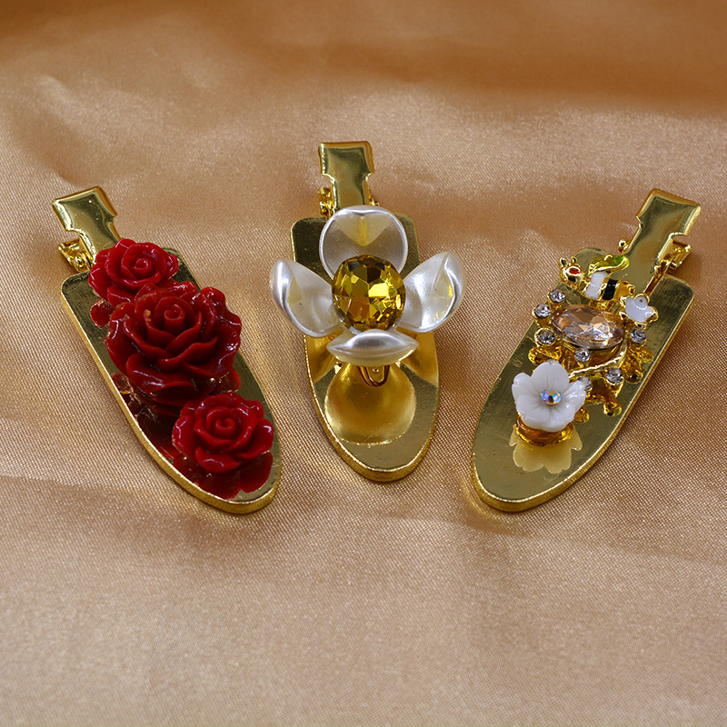 Small Shovel Hairpin Korean Simple Golden Smooth Cheap Hairpin Wholesale display picture 2