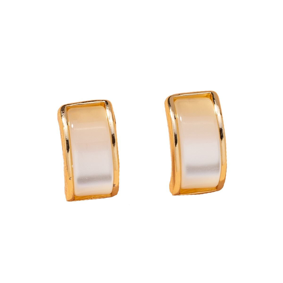 Simple Fashion Gradient Cat Eye C-shaped Cute Earrings display picture 6