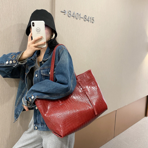 Simple Large Capacity Bag Women's Bag 2020 New Trendy Fashion Versatile Ins Shoulder Bag Internet Celebrity Handheld Tote Bag
