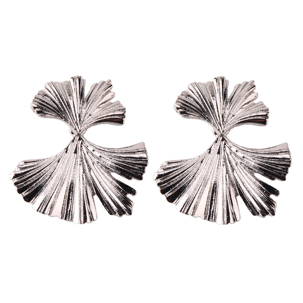 Fashion Exaggerated Hollow Leaves Long Earrings Simple Earrings Wholesale Nihaojewelry display picture 12