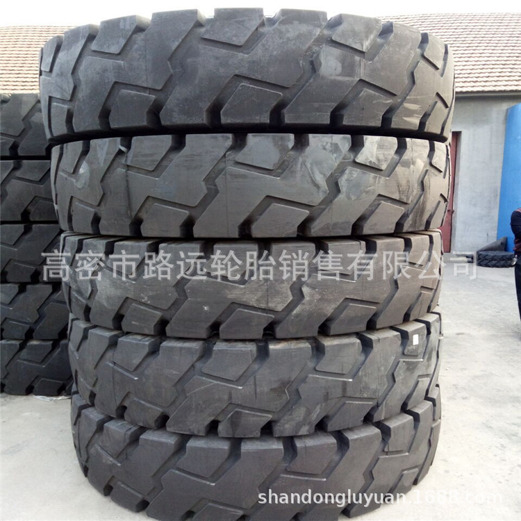 工程轮胎 18.00r33 矿用轮胎
