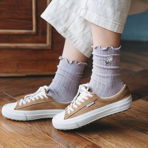 Cotton socks, sweet lace mid-calf women's socks, fashionable fungus edge, small flower embroidery, Japanese style pile socks, one piece drop shipping