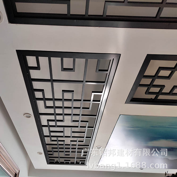 ���j����