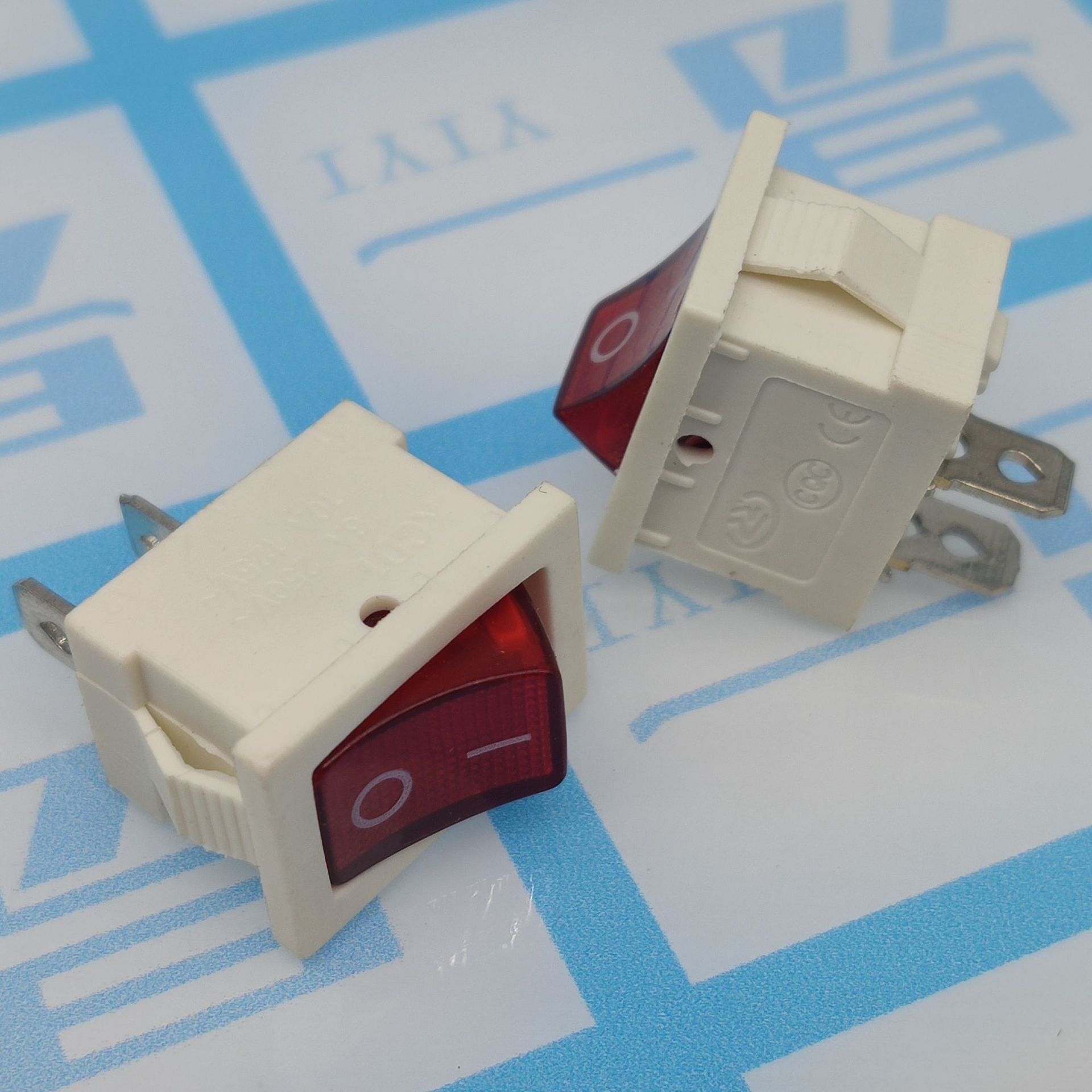 KCD1-101翘板 15*21 船型开关 带灯二脚二档 2脚2档 白色