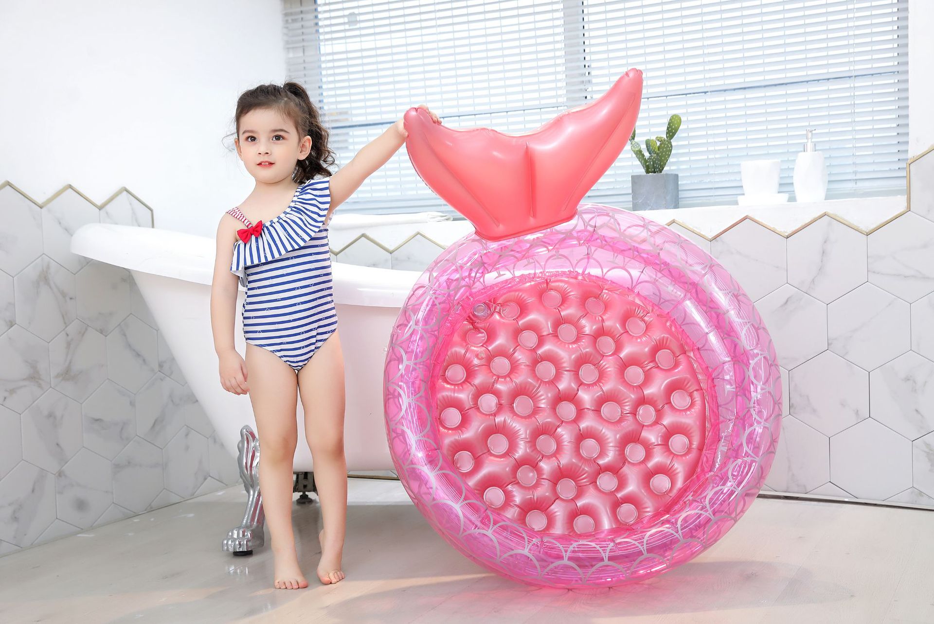 Thickened Inflatable Mermaid Swimming Seat display picture 8