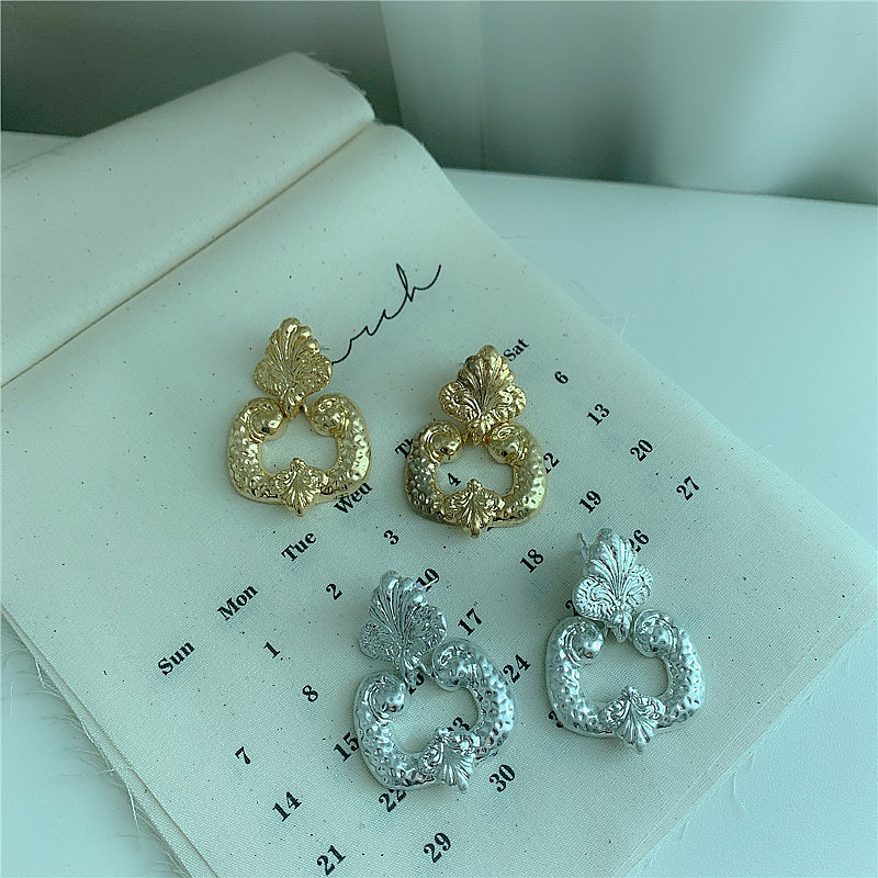 Retro Simple Fashion Metal Earrings display picture 6