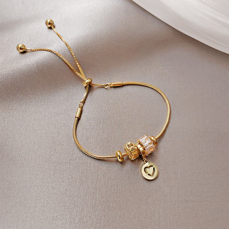 Korean Fashion Diamond-studded Heart Bracelet Female Simple New Copper Jewelry display picture 3
