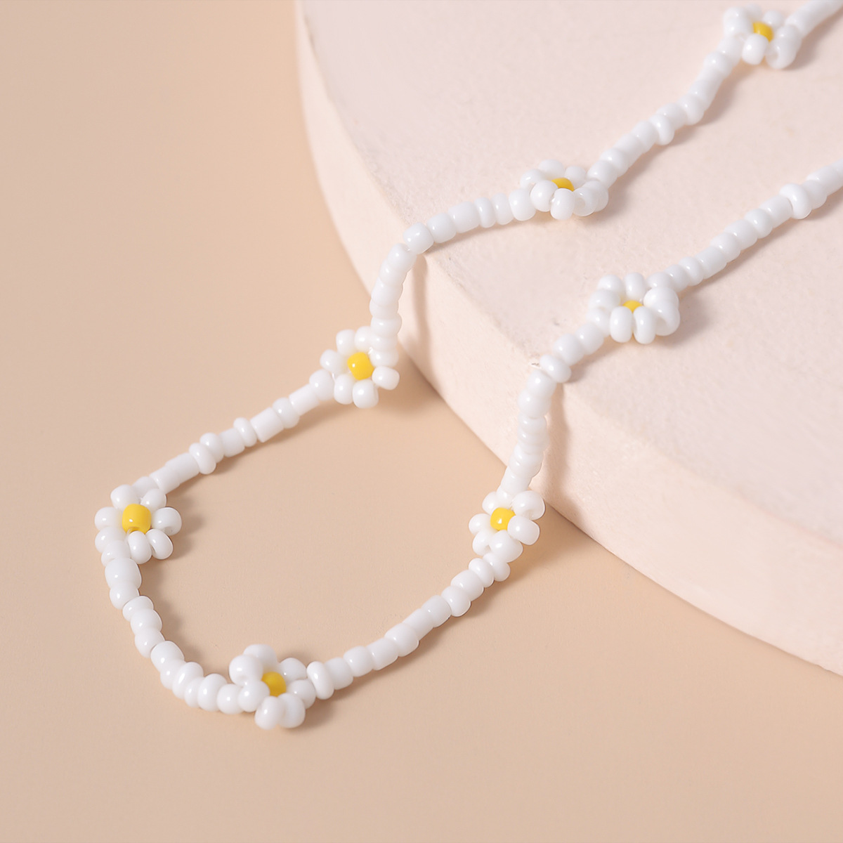 Creative Jewelry Small Daisy Necklace Simple Rice Bead Necklace Wholesale Nihaojewelry display picture 29