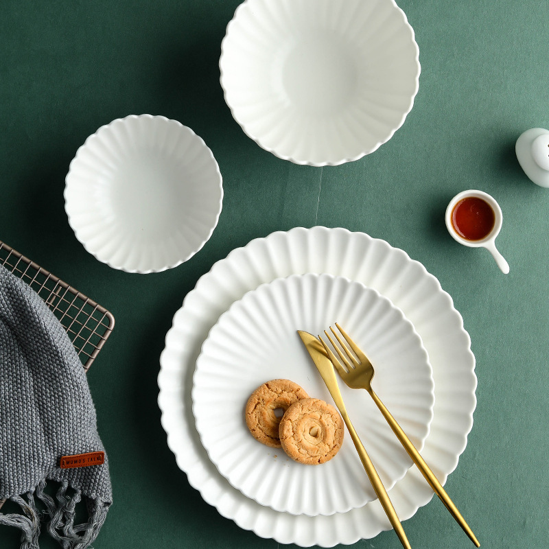 Scandinavian Ins Creative Ceramic Plate Hotel Household Ceramic Round Chrysanthemum Plate Salad Bowl Ceramic Dessert Bowl Tableware