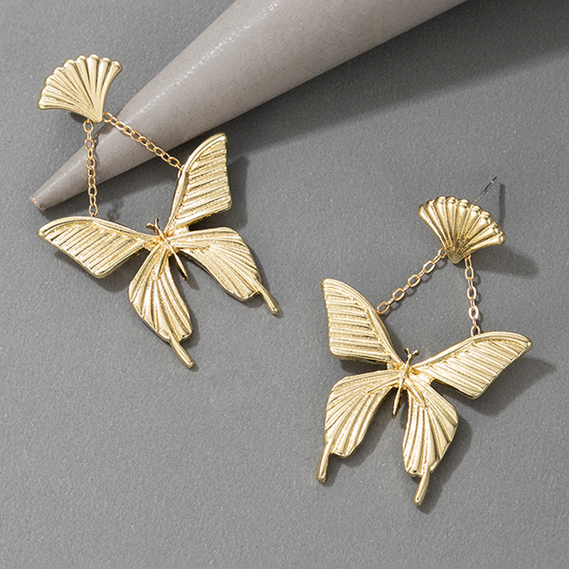 Retro Metal Fan-shaped Butterfly Earrings display picture 2