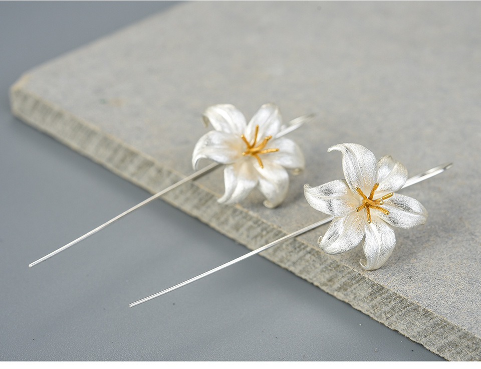 925 Sterling Silver Material Lily, Flower Pattern Women'S Gender 1 Pair 925 Sterling Silver Flower Drop Earrings