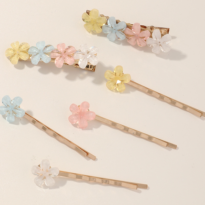 Sweet Crystal Flower Hairpin Candy Color Bear Side Clip Set Wholesale Nihaojewelry display picture 10