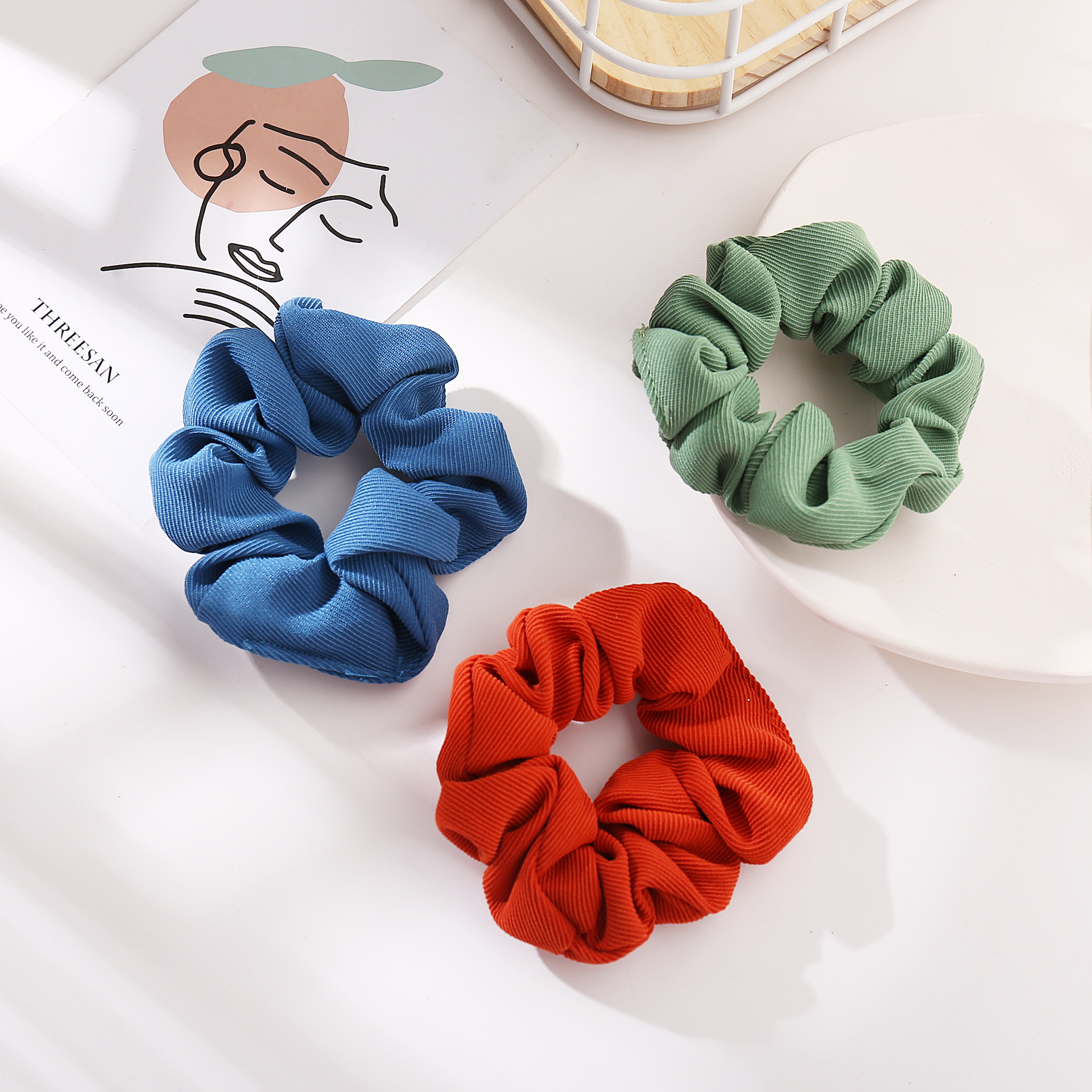 Retro French Solid Color Large Hair Scrunchies Korean Ponytail Girl Head Rope Wholesale Nihaojewelry display picture 2