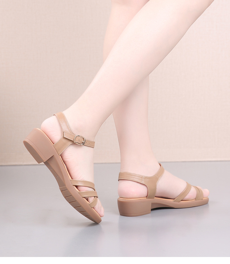 Sandal nữ đế bệt da thật quai chữ V thoải mái cho người trung niên — Màu đen chi tiết 15