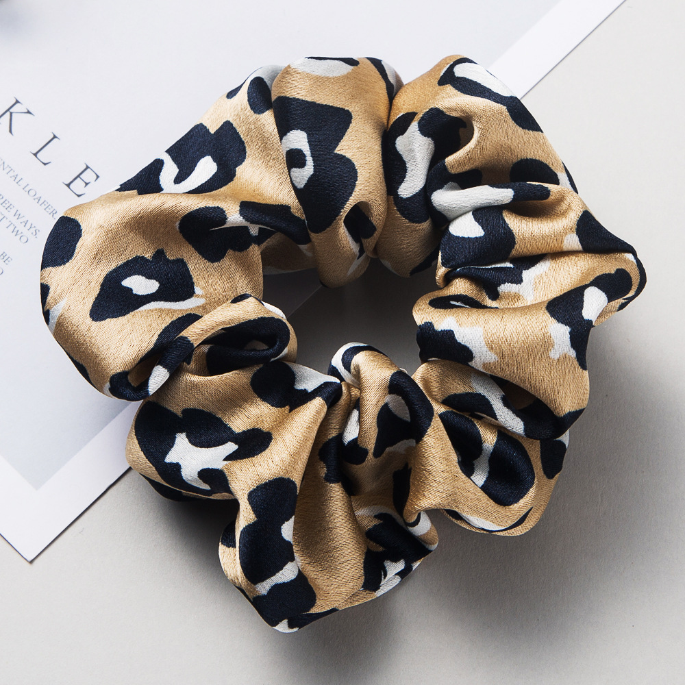 Fashion Leopard Fabric Hair Band Korean Large Hair Rope Cheap Rubber Band Head Rope Wholesale display picture 7