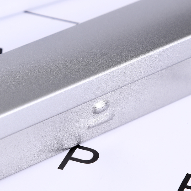 Suministro directo de fábrica Bolígrafo De Metal bolígrafo de plata pluma de hierro caja electrónica bolígrafo de negocios pluma láser de luz LED