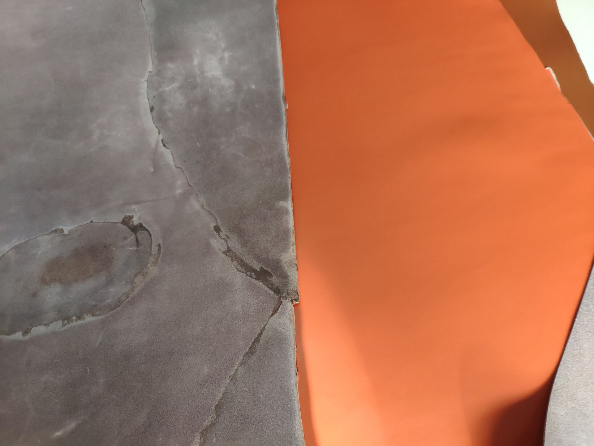 义乌是哈牛真皮 二层接皮 荔枝纹 四边直皮带皮 箱包皮