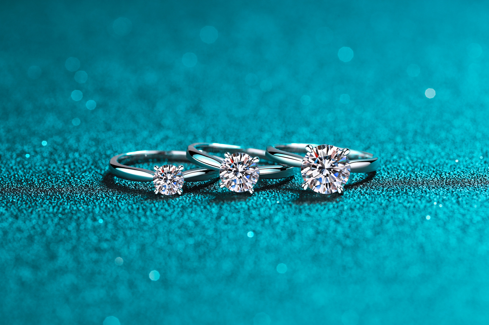 25g Weight Moissanite, Zircon Inlay Material 925 Sterling Silver Moissanite Zircon Round Rings