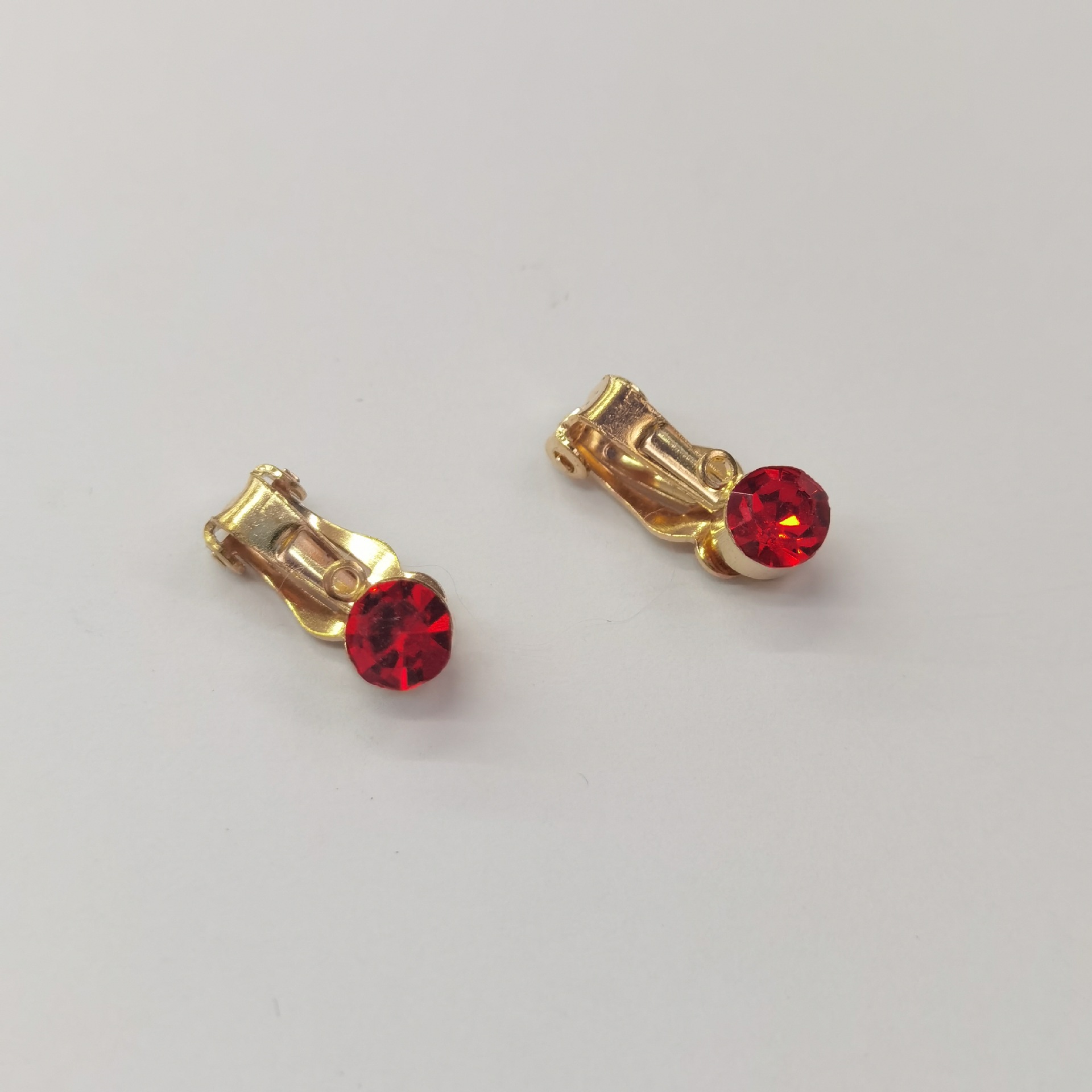 Long clip earrings set with white diamonds KC gold