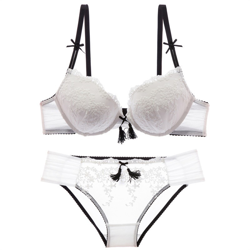 13379843328_879850490