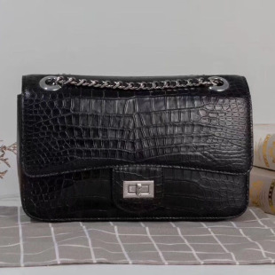 �¿�̩���{�~��ƤŮʿ�μ�����e朗lŮ���r�г������{��Ƥб���