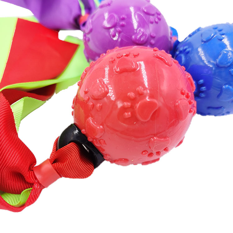 Nuevo suministro directo de fábrica Amazon mascota perro sonido juguete interactivo mordedura-resistente TPR cinta Bola de juguete al por mayor