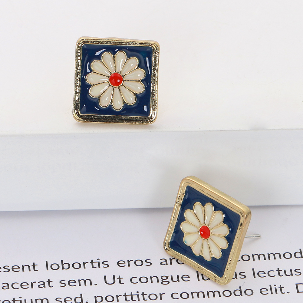 Fashion And Elegant Square Alloy Drop Oil Small Daisy Earrings Ear Jewelry Wholesale Nihaojewelry display picture 5