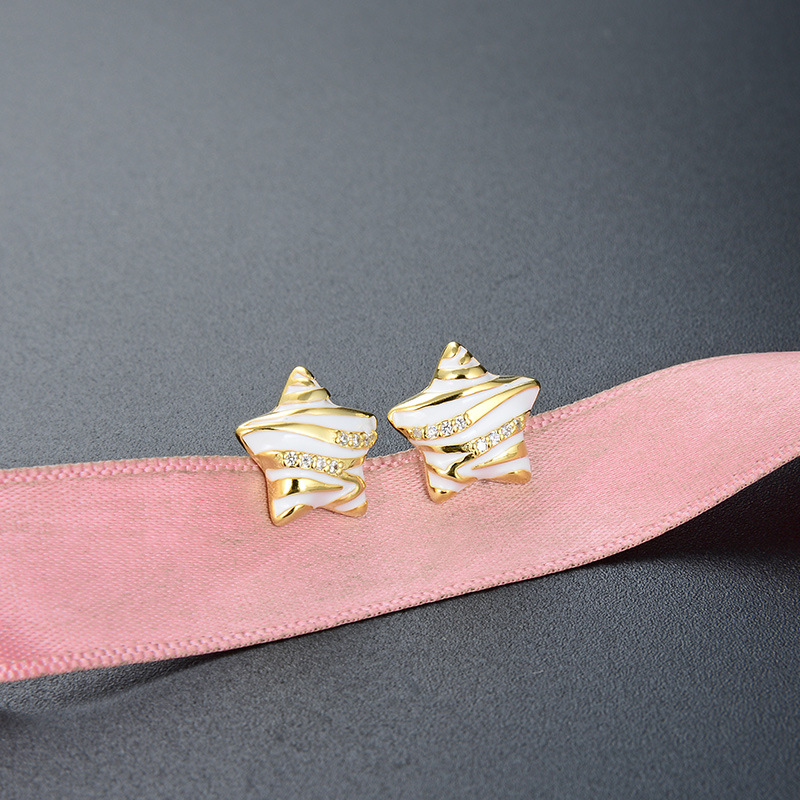 Pendientes estrella 925 Luz de plata esterlina temperamento de lujo diseño de nicho de alto grado pendientes de estrella de cinco puntas pendientes transfronterizos para niñas