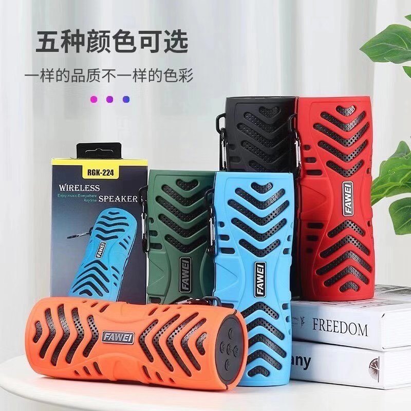 Altavoz portátil Bluetooth con subwoofer y linterna integrada.