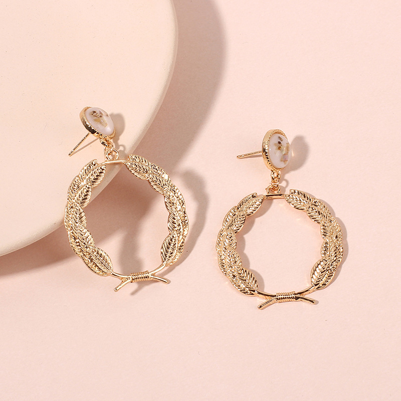 13g Weight Earrings, Ear Studs Classification Wedding, Travel Occasion Alloy Material Women'S Gender Gold Color Korea Cute Fashion Round Wreath Geometric Alloy Women's Earrings Nihaojewlery 2