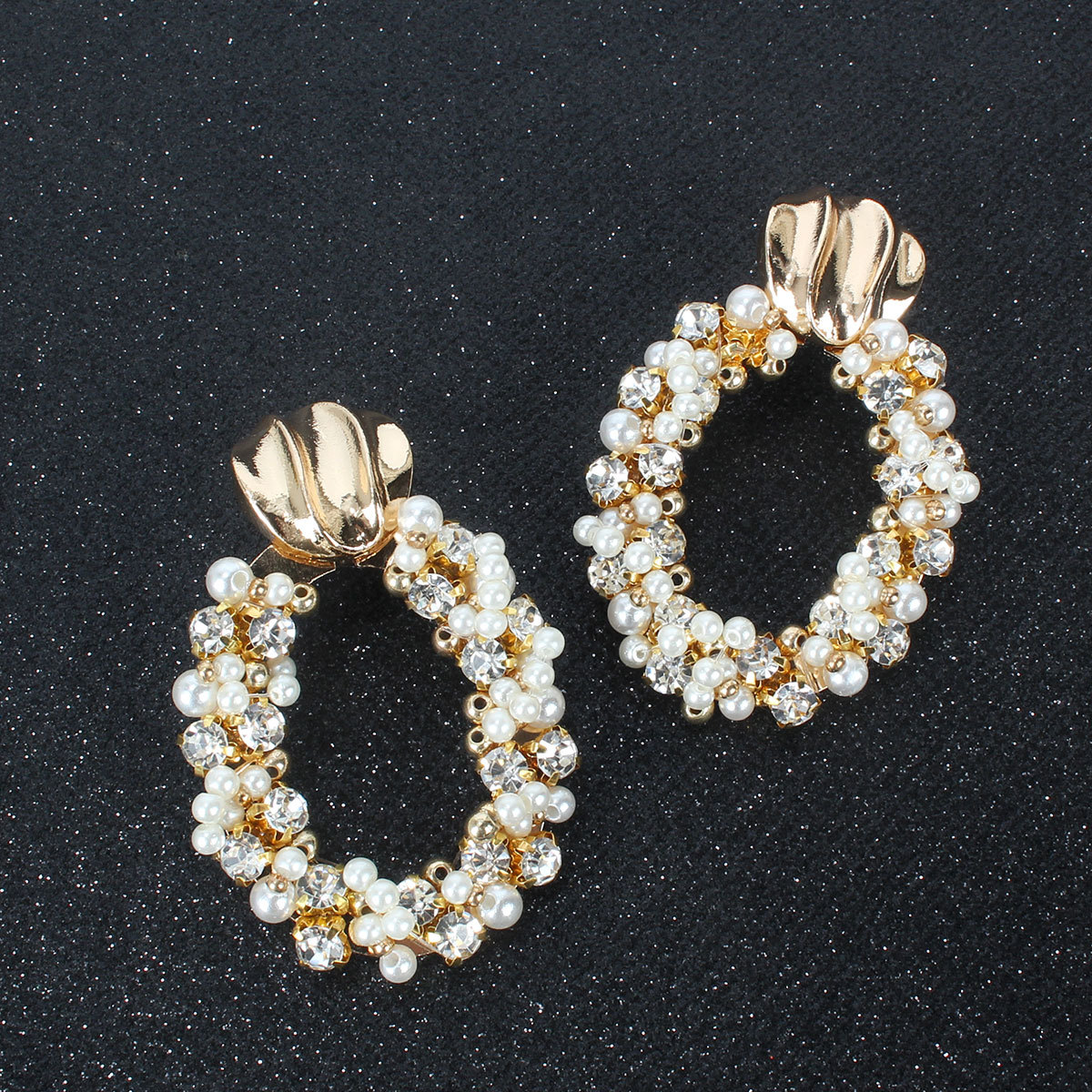 Pearl Oval Earrings Vintage Metal Handmade Rhinestone Earrings Wholesale display picture 3