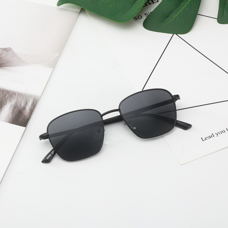 2020 nuevo tiro callejero de moda cara redonda cara grande gafas de sol adelgazantes gafas de sol de mujer a prueba de rayos UV para hombre 9098