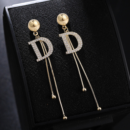 Korean version of the new S925 silver needle temperament full diamond D letter long earrings fashion tassel earrings Internet celebrity women's earrings