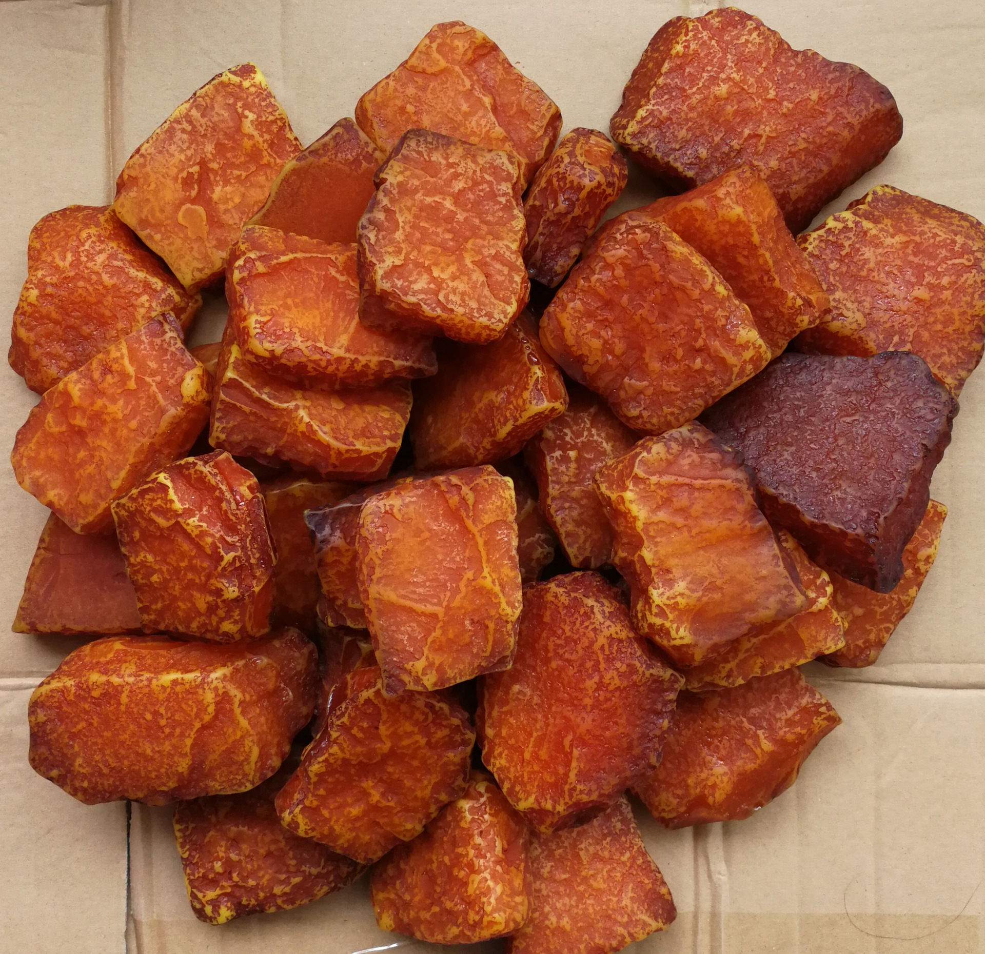 【廠家直銷】琥珀蜜蠟原石練手料直播展銷會地攤貨源定制粉壓原石